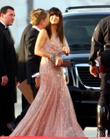 高清图：桑德拉-布洛克齐刘海黑发造型俏皮可爱