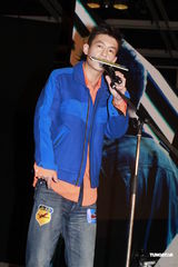 组图：陈冠希与女友感情稳定 最爱的女生是妈妈