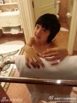 组图：吴镇宇晒儿子洗澡害羞照 费曼伤心流泪