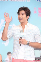 组图：周董自曝将结婚 贺军翔称羡慕直夸很屌