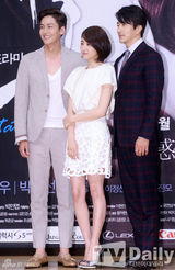 组图：《诱惑》权相佑崔智友隔十一年重逢