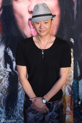 组图：众星助阵《江湖论剑实录》首映红毯