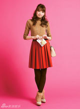 组图：日本模特宫田聪子示范89款秋季服饰搭配