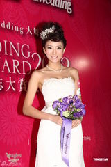组图：陈嘉桓诸葛紫岐盛装亮相婚礼杂志颁奖礼