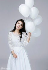 组图：马思纯时尚大片灿烂笑容 化身鬼马精灵