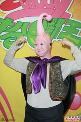 组图：亮瞎！郑欣宜成魔人布欧 王祖蓝扮柯南