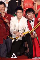 组图：《大宅男》若破亿 萧敬腾要新娘抱宽姐