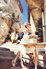 组图：金巧巧浓情巴黎写真 白衣灵动宛如少女