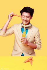 组图：张天其夏日写真尽显搞怪鬼马本色