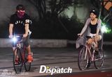 组图：韩歌手孙浩英与女歌手Ami骑车约会被拍