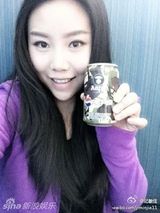 组图：超女纪敏佳被疑整容 自拍变锥子脸女神