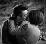 组图：《一见不钟情》杨丞琳郑恺床照 甜蜜半裸