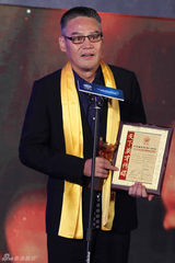 组图：电视华鼎奖佟丽娅陈宝国获封视后视帝