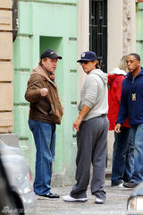 组图：《碟中谍4》探班 阿汤哥热身姿势雷人