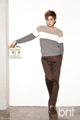 高清图：韩星金智勋拍写真 微露胸肌展致命诱惑