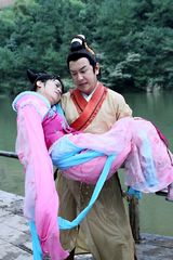 组图：《薛平贵与王宝钏》落水戏 宣萱湿身凌乱美