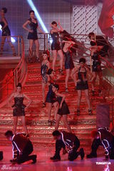 组图：2012港姐竞选现场 众佳丽热辣表演