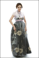 组图：Beast与4minute等韩星穿韩服送中秋祝福