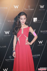 组图：Angelababy秀酥胸盼黄晓明问鼎金马奖