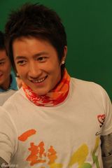 高清图：韩庚成亚运志愿者代言人 花絮照曝光