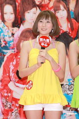 组图：吉泽明步希崎杰西卡亮相 下月将于香港开唱