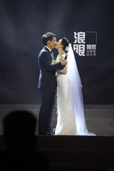 独家组图：周迅高圣远婚礼现场拥吻 幸福羡煞人