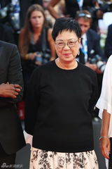 组图：威尼斯电影节开幕 华语女星闪耀红毯