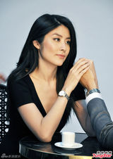 组图：陈慧琳获奚仲文打造时尚造型神秘性感