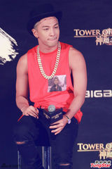 组图：BIGBANG胜利玩游戏输太阳 GD直指不爱玩