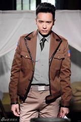 组图：高云翔《最后一战》演飞行员制服诱惑