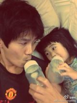 组图：(曹格儿女)曹氏兄妹有爱日常 暖Joe萌Grace初长成