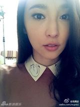 组图：吴佩慈微博私服分享 各色裙装款款有型