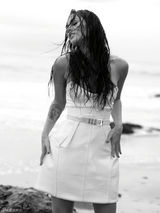 高清组图：梅根-福克斯最新性感黑白写真