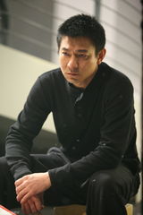 高清图：《未来警察》曝华仔大S拥吻照 2月5日公映 