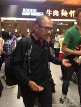 组图：曝原央视名嘴王志近照 头发稀疏面容憔悴