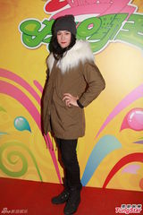 组图：众星乔装玩变身 王祖蓝头顶绿毛似绿帽