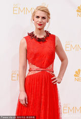 组图：《国土安全》克莱尔-丹尼斯夫妻恩爱现身