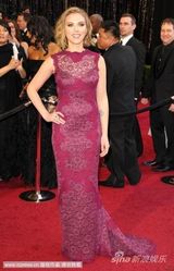 组图：斯嘉丽-约翰逊红毯秀 镂空蕾丝长裙典雅大方 