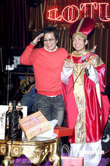 幻灯组图：沈玉琳平安夜庆生 告别单身向女友求婚