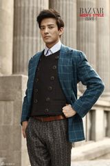 组图：陈晓东古教堂前演绎花样西服