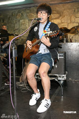 幻灯：卢广仲为巡演卖力排练 个唱邀到陈绮贞李宗盛