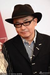 组图：威尼斯重启未来发布会 导演园子温亮相