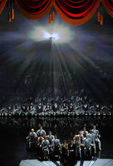 高清图：太阳马戏团奥斯卡献演中国杂技“蹬人”