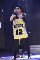 组图：尚雯婕打造练习生男团 比TFBoys时尚成熟