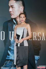 组图：吴雨霏当众脱浴袍露香肩 贺蓝奕邦加盟