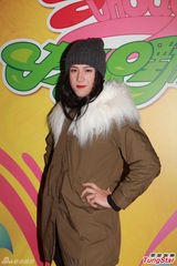 组图：众星乔装玩变身 王祖蓝头顶绿毛似绿帽