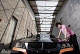 组图：李天一秀爱车照 全家幸福镜头盘点