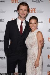 组图：《极速风流》首映“雷神”与妻子秀恩爱