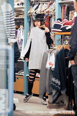 高清组图：SHE素颜购物 尽情发泄演唱会压力