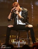 组图：《MCD》众星献唱 EXO11人献双曲舞台